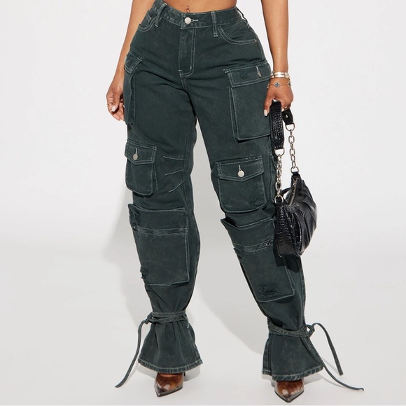 Fashion Nova Ankle Tie Cargo Jeans - Size 9 - Picture 1 of 3